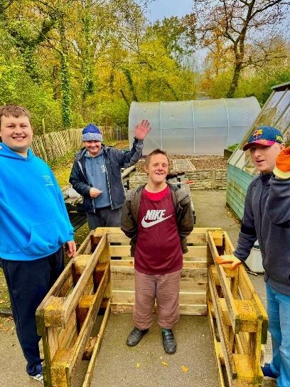 C:\Users\qe2ce\AppData\Local\Packages\5319275A.WhatsAppDesktop_cv1g1gvanyjgm\TempState\955D864A62659945CC9434898E275DEB\WhatsApp Image 2024-11-05 at 12.40.49_0e8ae51e.jpg