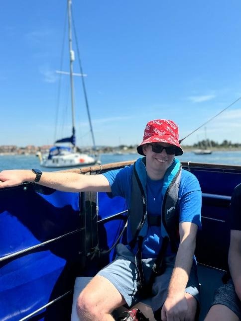 C:\Users\qe2ce\AppData\Local\Packages\5319275A.WhatsAppDesktop_cv1g1gvanyjgm\TempState\40C48DAB939A482F04DCECDE07E27DE6\WhatsApp Image 2024-07-19 at 14.53.41_27118177.jpg