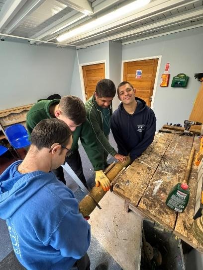 C:\Users\qe2ce\AppData\Local\Packages\5319275A.WhatsAppDesktop_cv1g1gvanyjgm\TempState\FE5E7CB609BDBE6D62449D61849C38B0\WhatsApp Image 2024-11-08 at 11.28.34_fc034e42.jpg